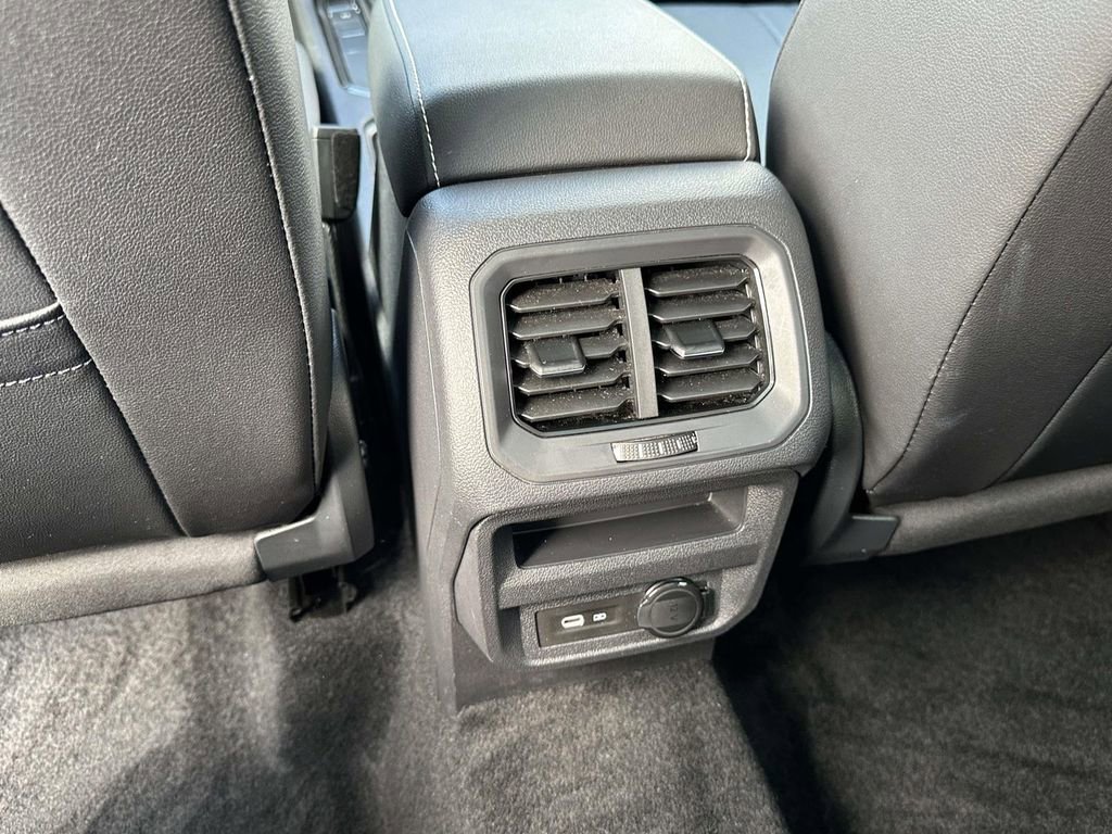 Certified 2023 Volkswagen Tiguan SE w/ Panoramic Sunroof Package image 14