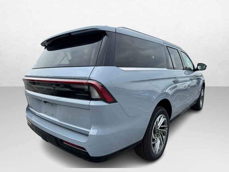 New 2025 Lincoln Navigator L Reserve image 5