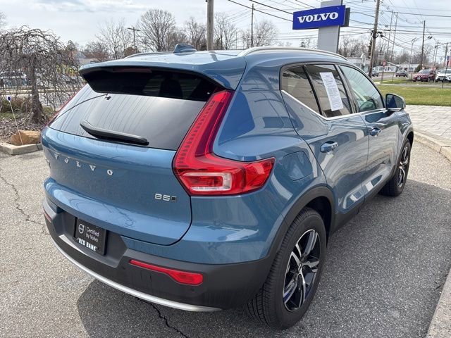 Used 2025 Volvo XC40 B5 Core image 5