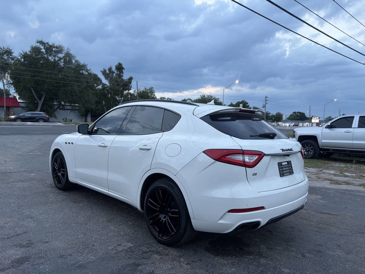 Used 2018 Maserati Levante GranSport AWD/4WD image 4