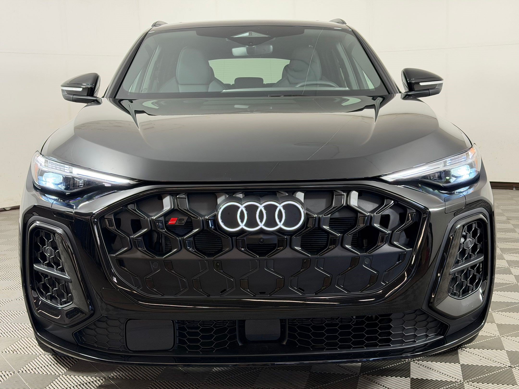 Certified 2025 Audi SQ5 Premium Plus AWD/4WD image 6