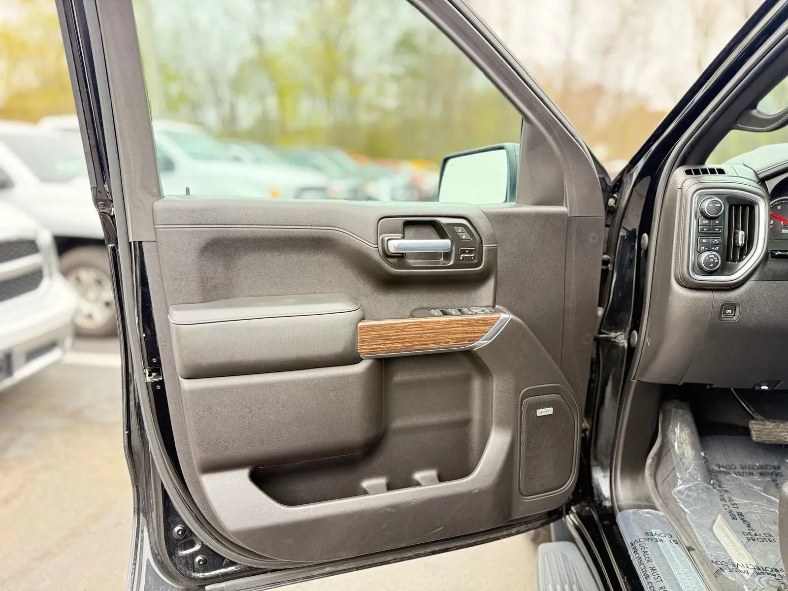 Used 2020 Chevrolet Silverado 1500 High Country w/ Technology Package AWD/4WD image 22