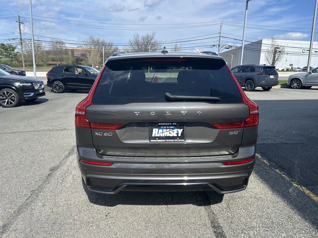 Certified 2023 Volvo XC60 B5 Plus w/ Climate Package AWD/4WD image 7