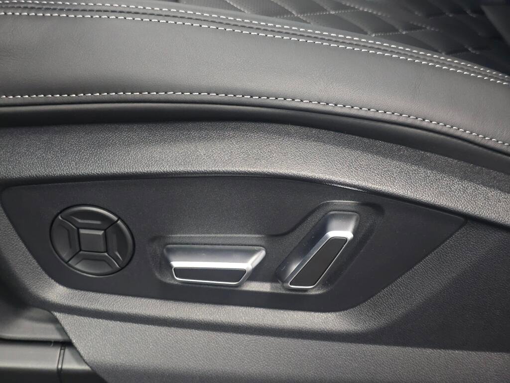 New 2026 Audi SQ7 Premium Plus AWD/4WD image 25