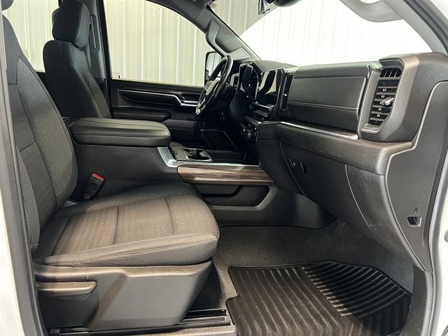 Used 2024 Chevrolet Silverado 3500 LT image 32