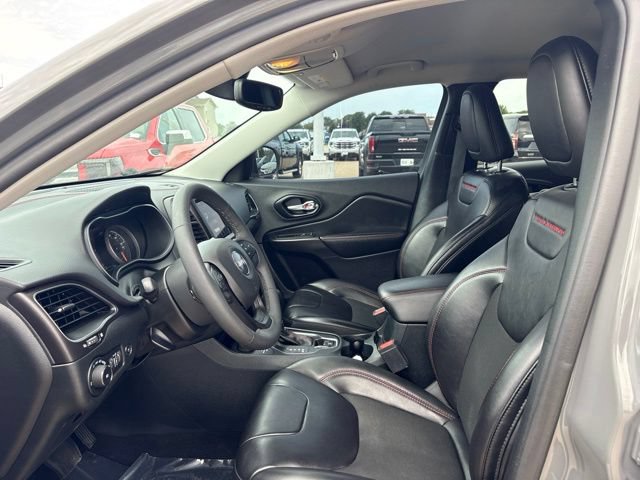 Used 2022 Jeep Cherokee Trailhawk w/ Comfort/Convenience Group AWD/4WD image 11