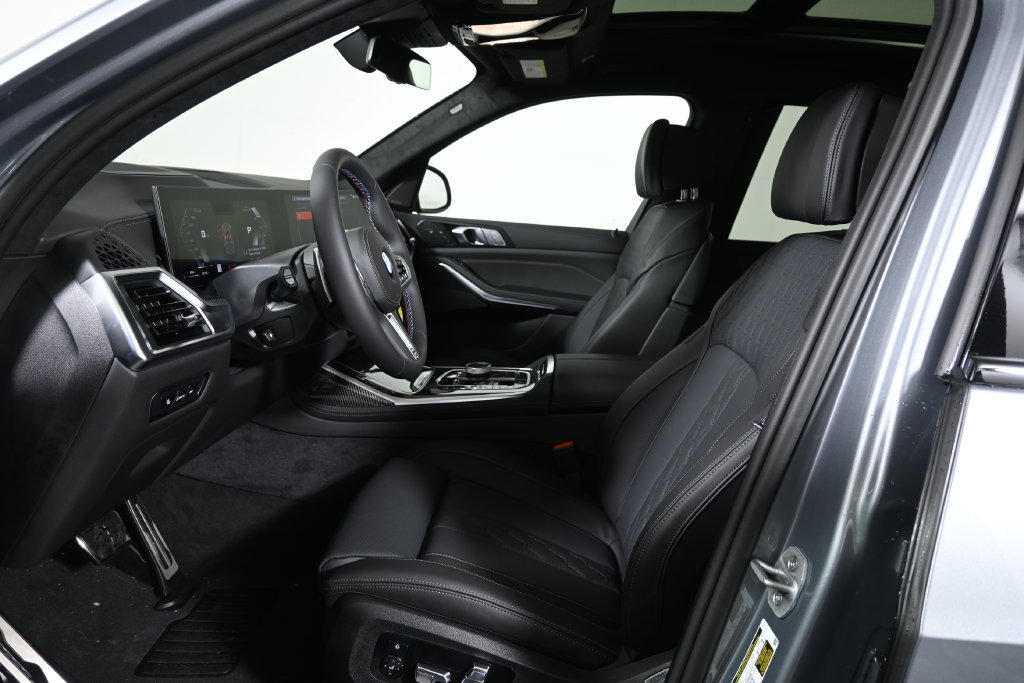 Used 2027 BMW X7 M60i AWD/4WD image 3