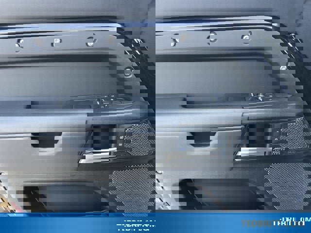 Used 2024 Land Rover Defender 90 V8 image 38