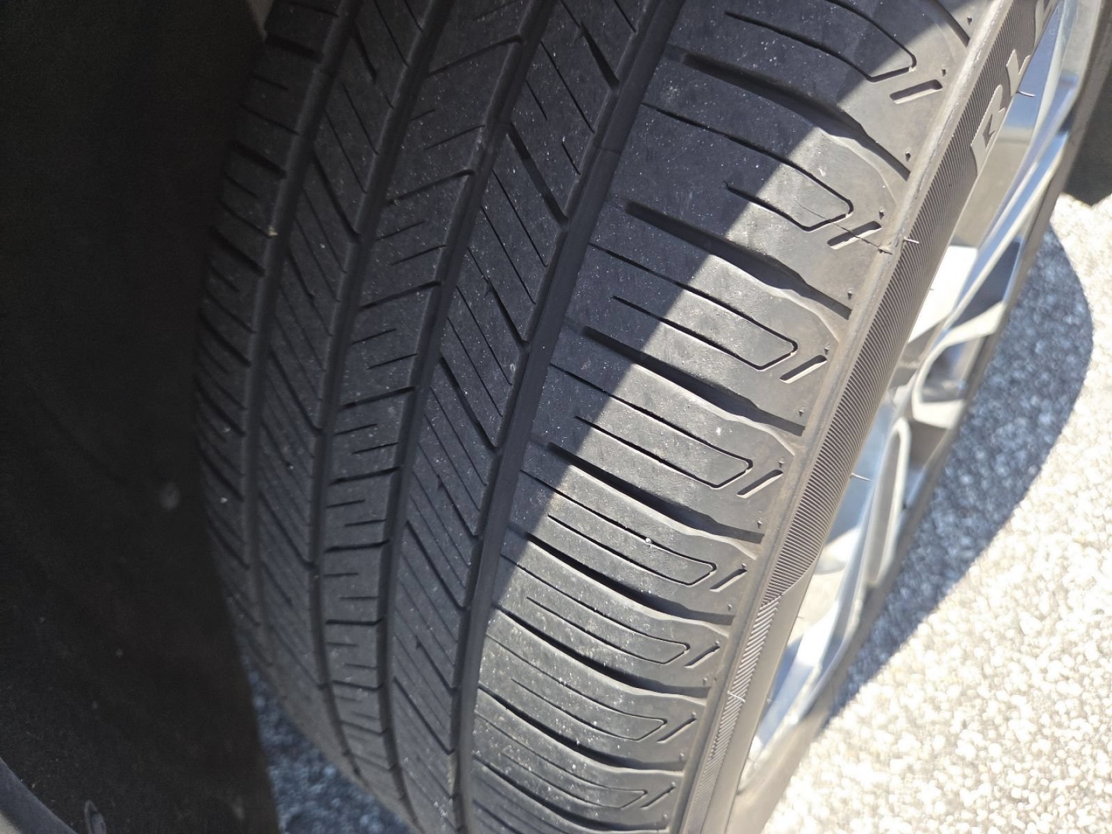 Used 2021 GMC Terrain SLT w/ LPO, Floor Liner Package FWD image 13