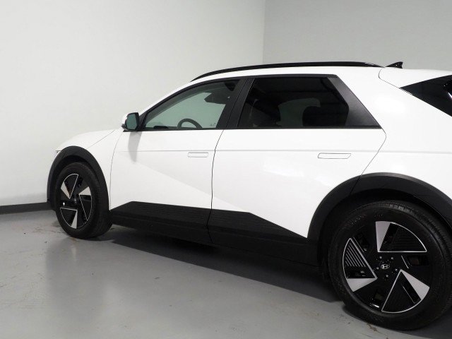Used 2025 Hyundai Ioniq 5 SEL RWD image 51