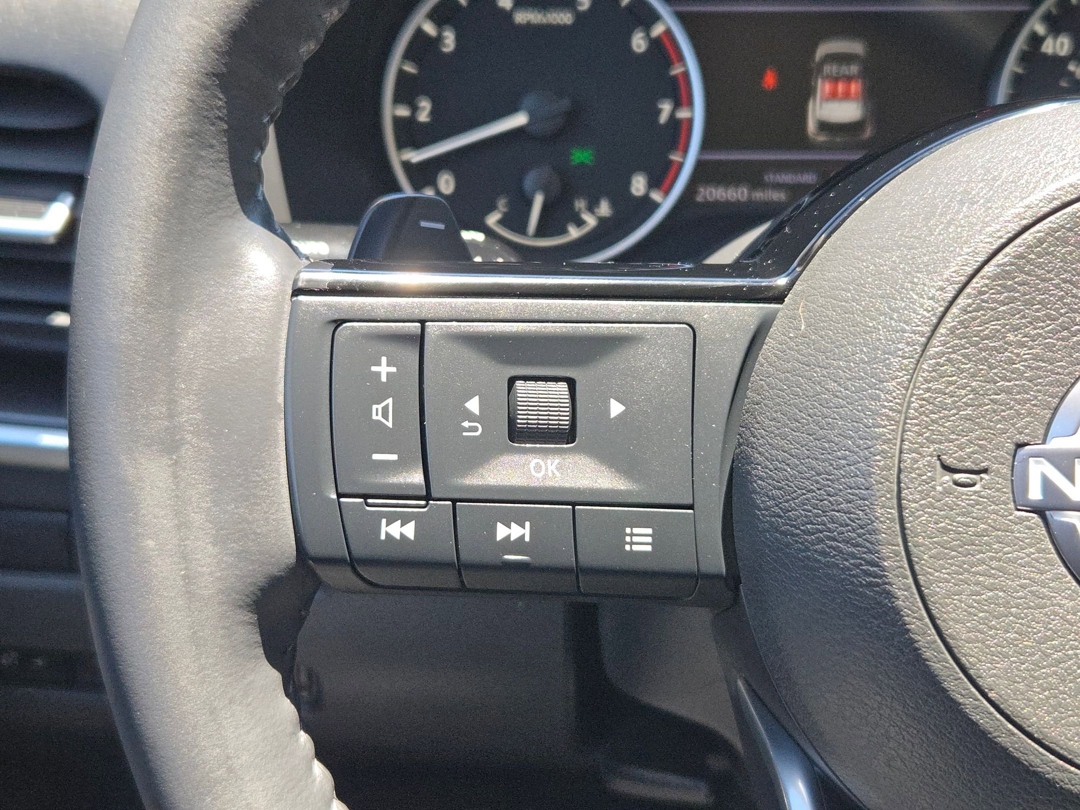 Used 2023 Nissan Rogue SV w/ SV Premium B Package FWD image 22