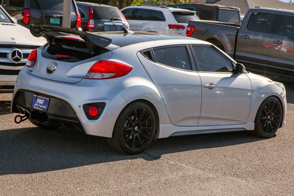 Used 2015 Hyundai Veloster Turbo w/ Option Group 04 FWD image 4