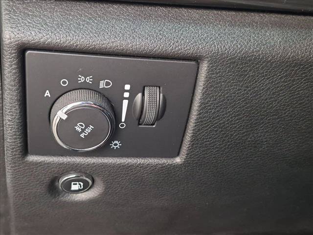 Used 2019 Jeep Grand Cherokee Altitude AWD/4WD image 11