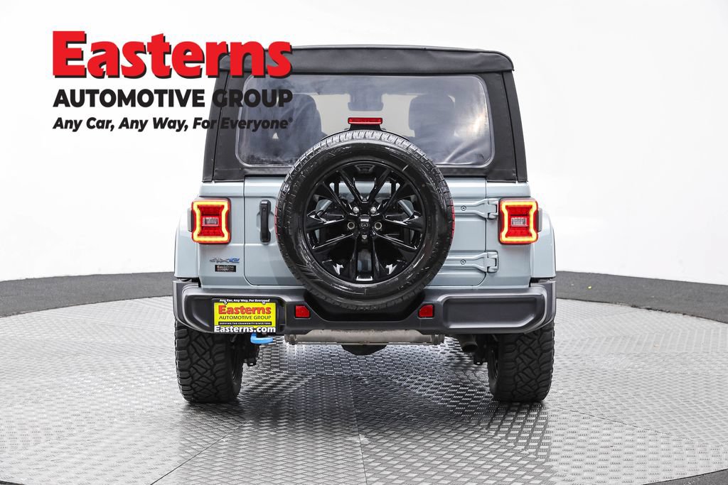 Used 2024 Jeep Wrangler Unlimited Sahara w/ Technology Group AWD/4WD image 8