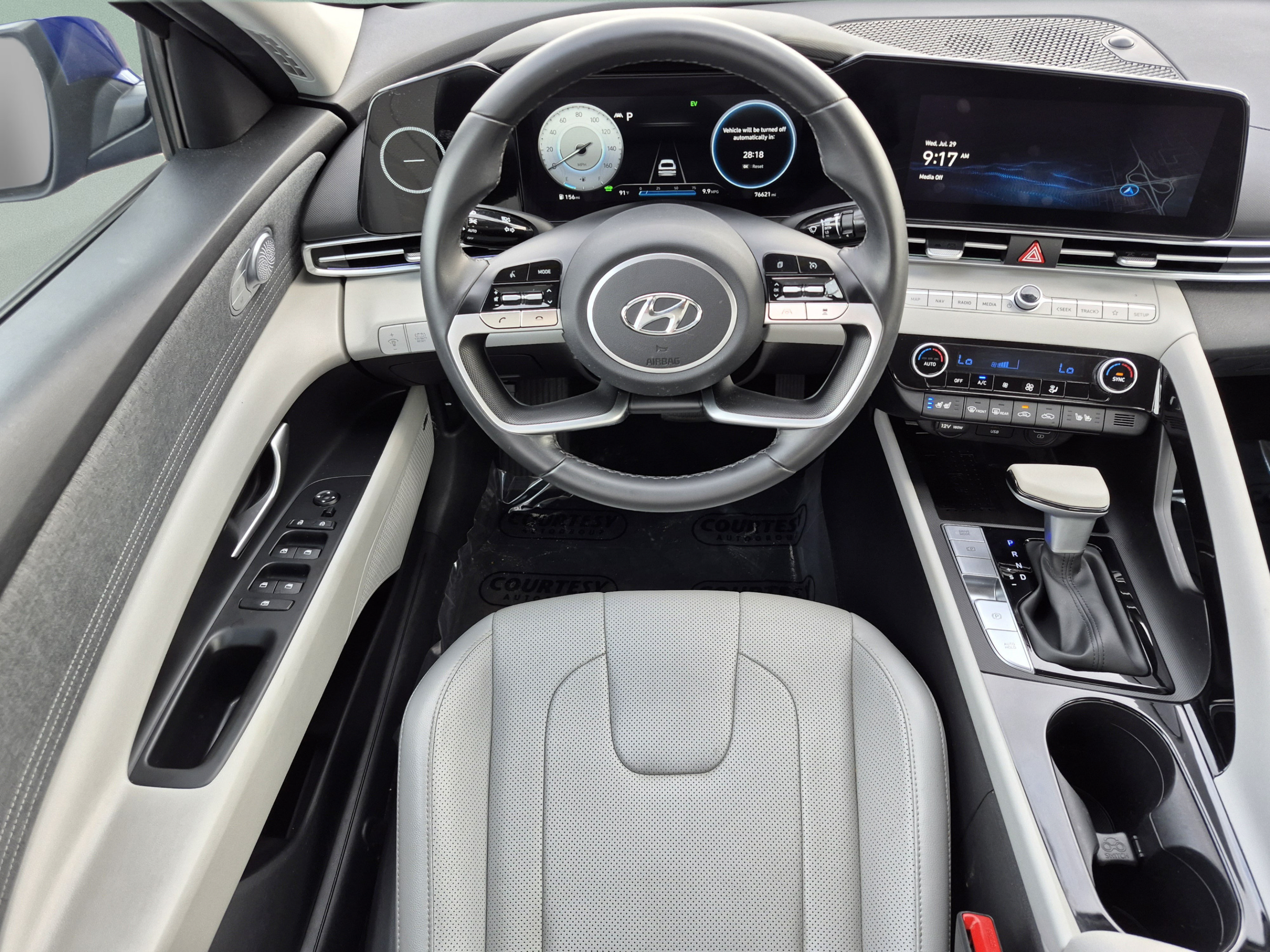 Used 2023 Hyundai Elantra Limited FWD image 14