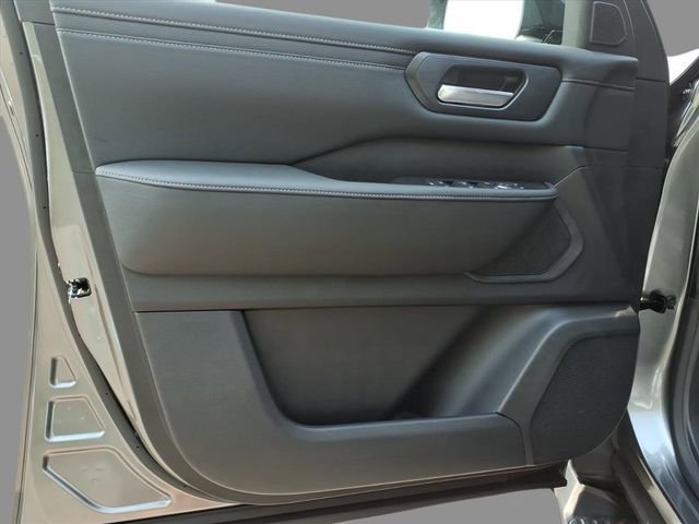 New 2026 Nissan Armada SV image 15