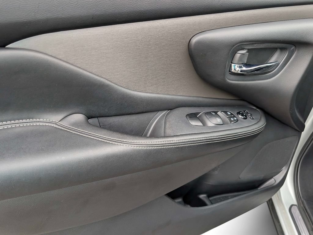 Used 2023 Nissan Murano SV FWD image 13