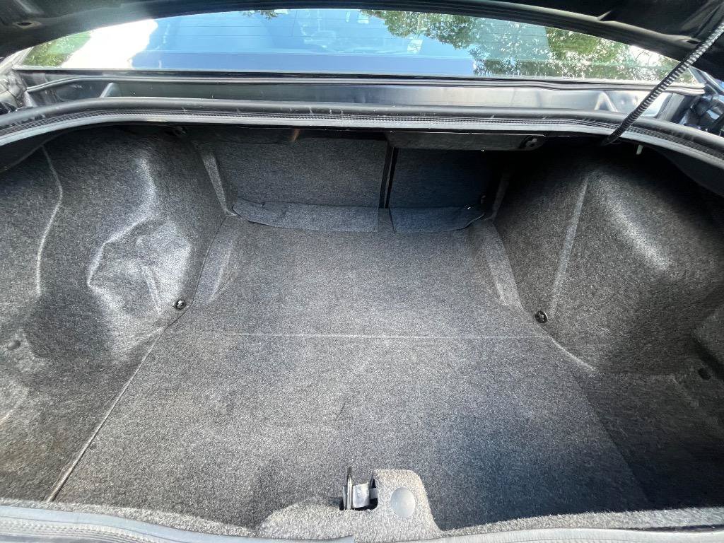Used 2018 Dodge Challenger R/T RWD image 27