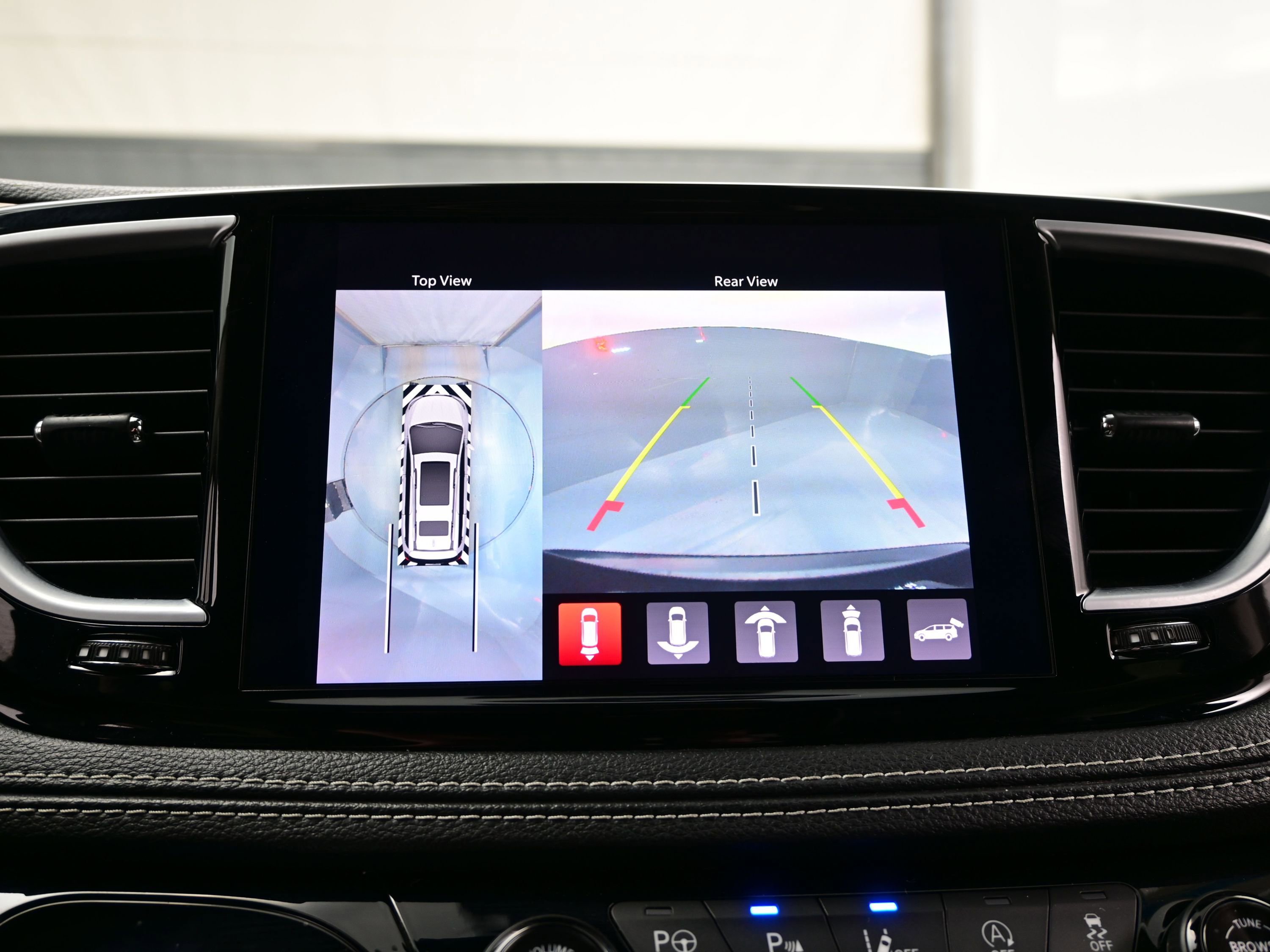 Used 2022 Chrysler Pacifica Limited image 19