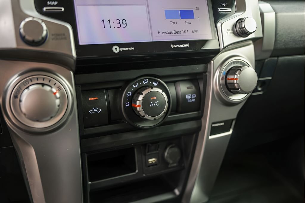 Used 2022 Toyota 4Runner SR5 AWD/4WD image 18