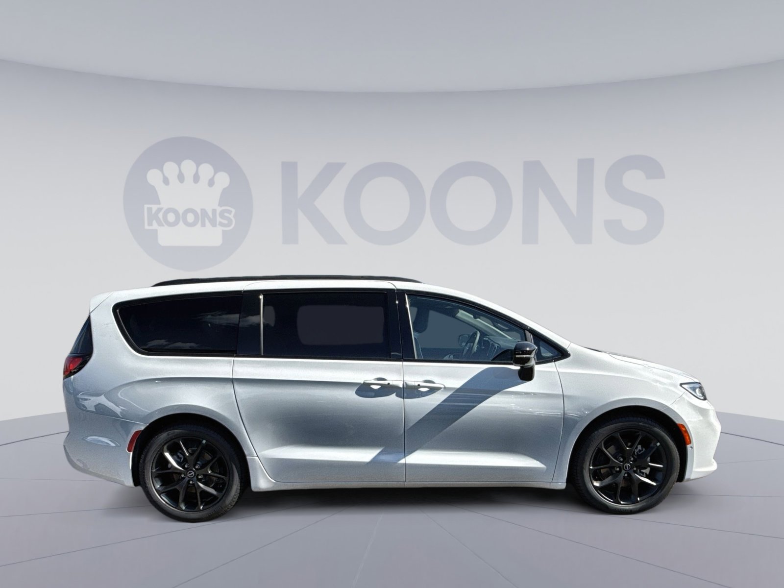 New 2026 Chrysler Pacifica Limited w/ S Appearance Package FWD image 8