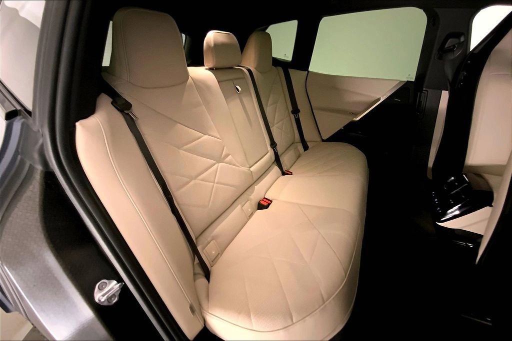 Certified 2023 BMW iX xDrive50 w/ Premium Package image 15