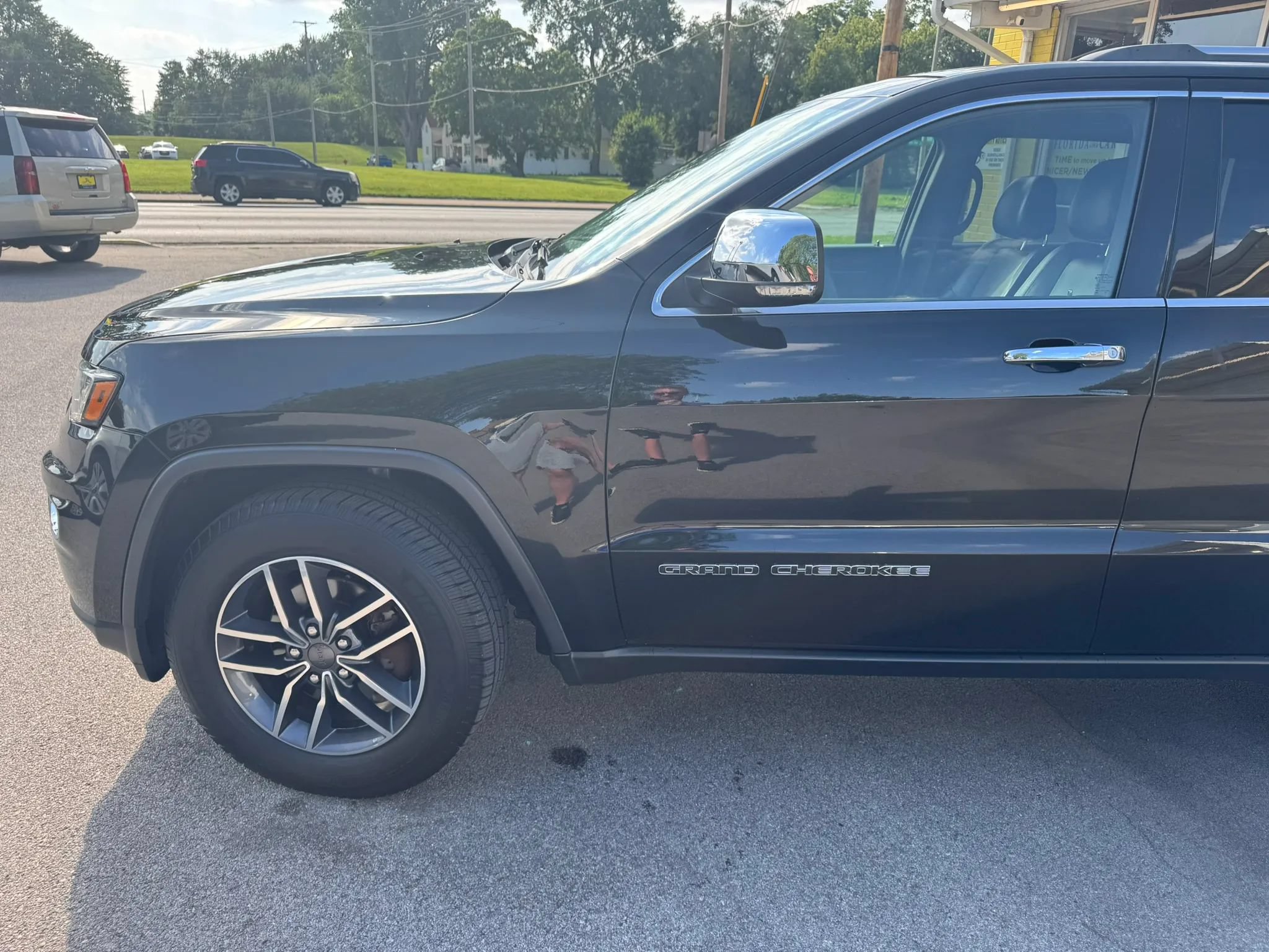 Used 2019 Jeep Grand Cherokee Limited w/ Luxury Group II AWD/4WD image 4