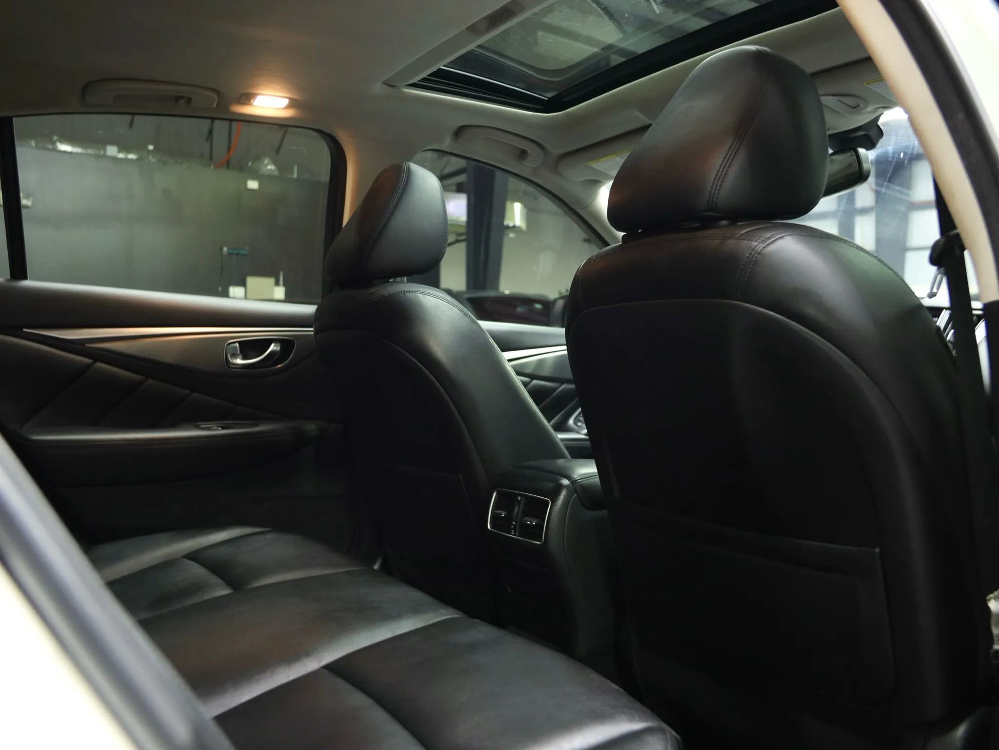 Used 2017 INFINITI Q50 2.0t w/ Moonroof Package image 30