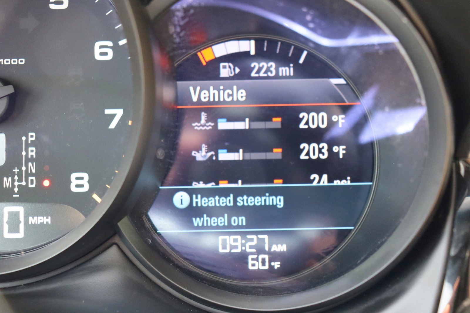 Used 2018 Porsche Macan AWD/4WD image 31