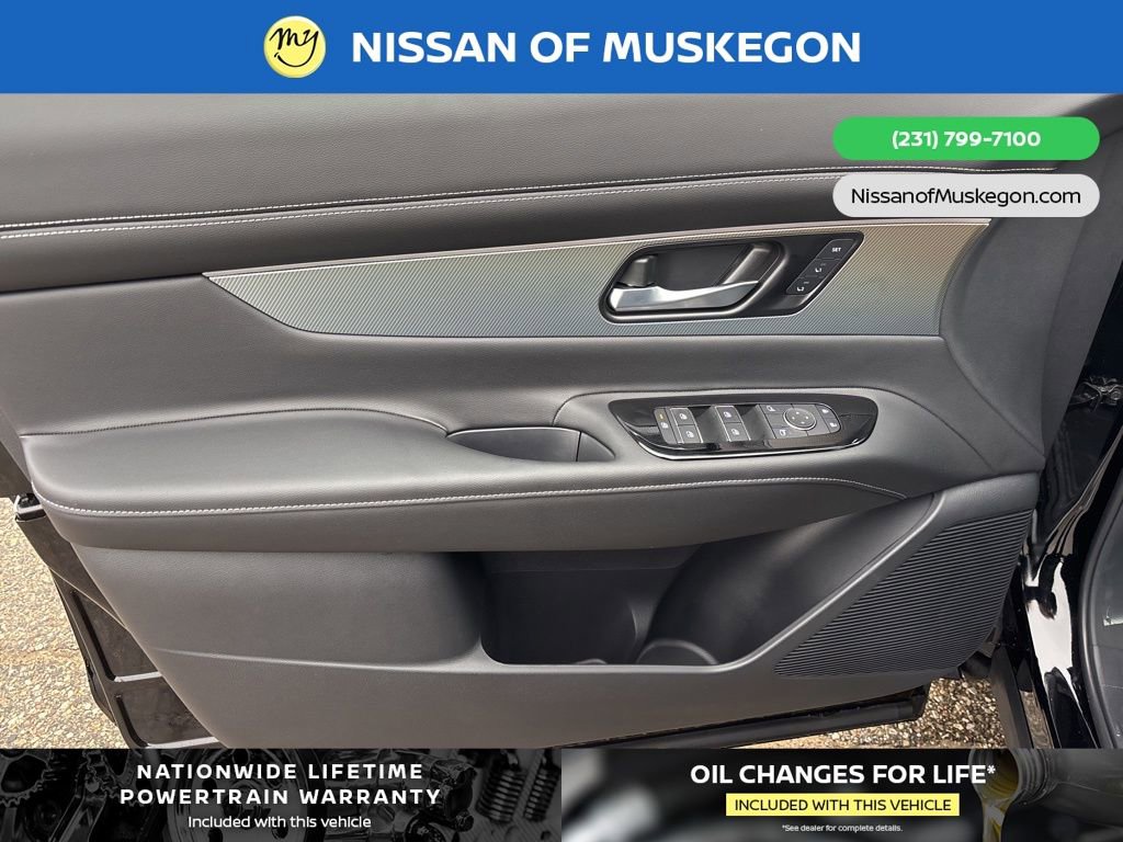 New 2025 Nissan Murano SL image 9