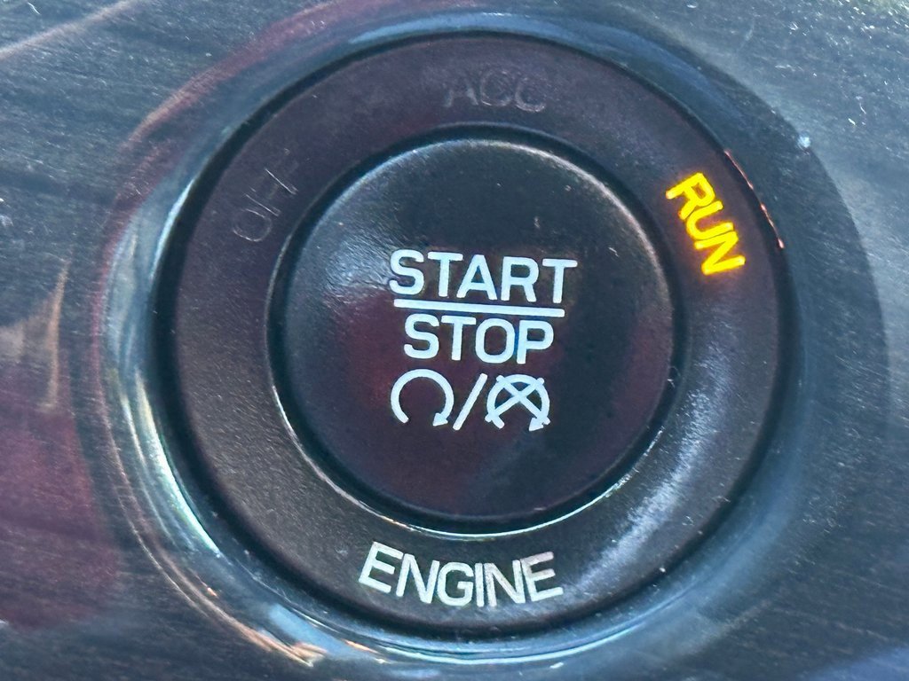 Used 2015 Jeep Grand Cherokee Overland w/ Advanced Technology Group image 32