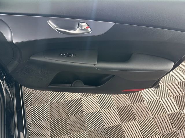 Used 2022 Kia Forte LXS FWD image 19