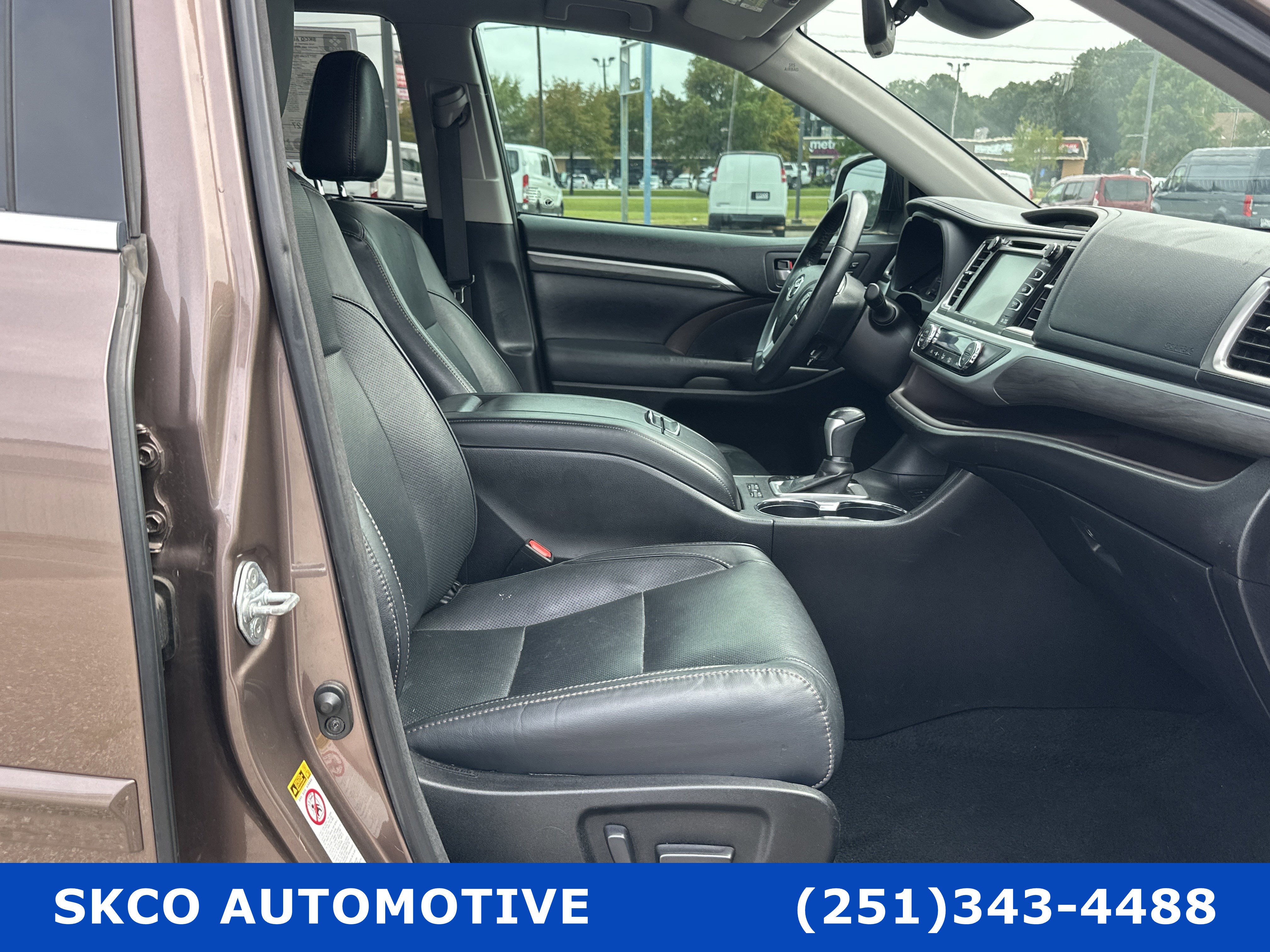 Used 2017 Toyota Highlander Limited image 12