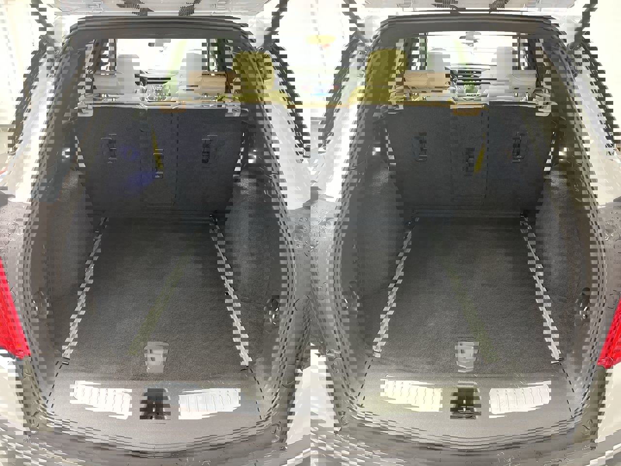 Used 2017 Cadillac XT5 Luxury w/ Driver Awareness Package image 31