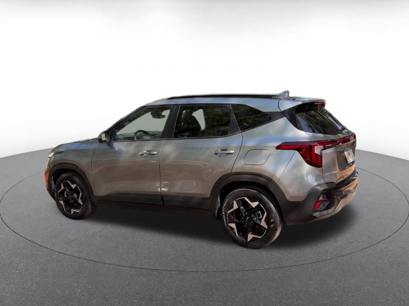 Used 2025 Kia Seltos S image 10