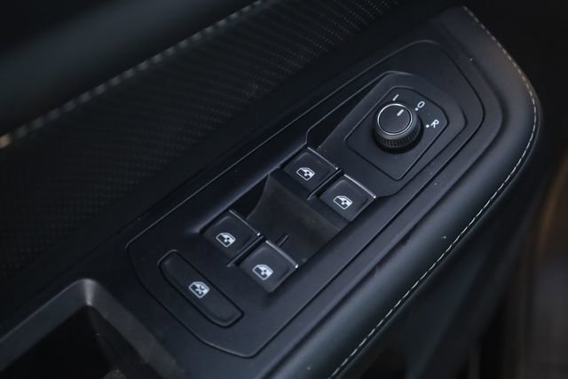 Used 2025 Volkswagen Atlas Cross Sport SE image 16