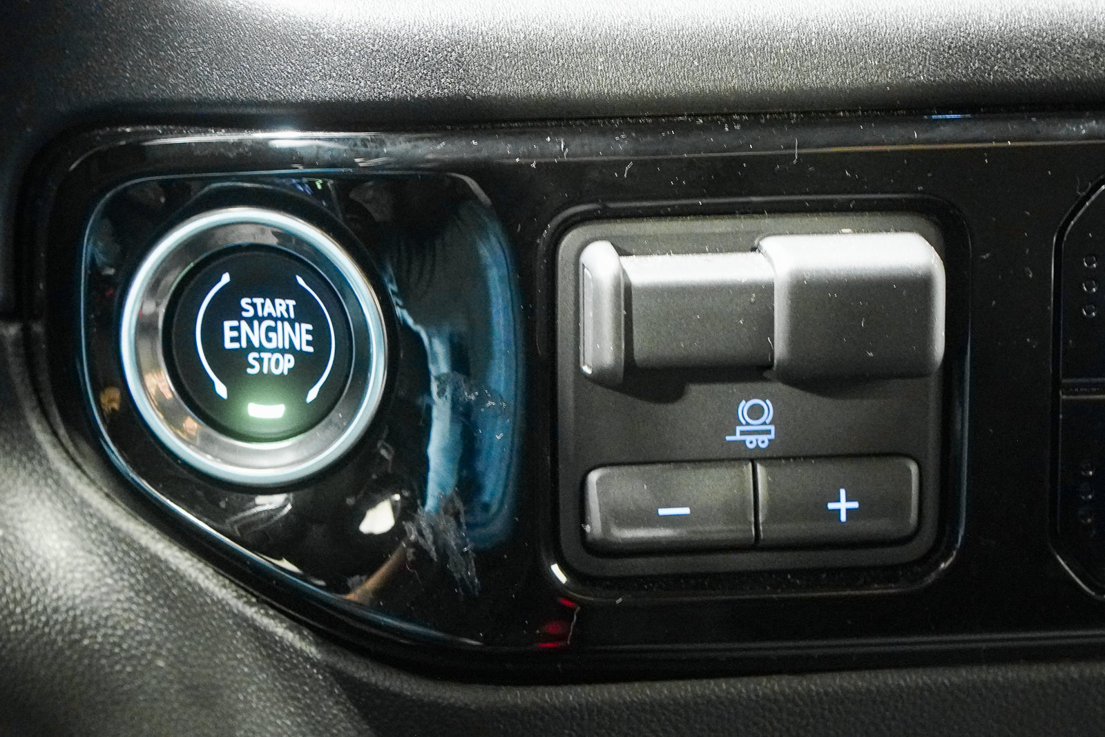 Used 2026 GMC Sierra 1500 SLT AWD/4WD image 32