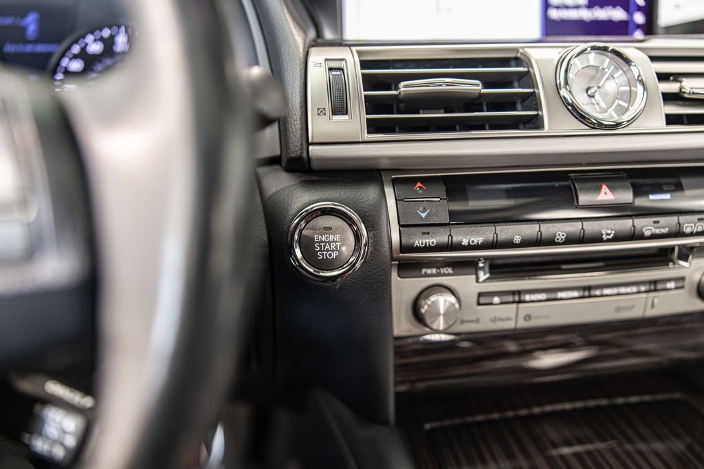 Used 2017 Lexus LS 460 w/ Comfort Package image 27