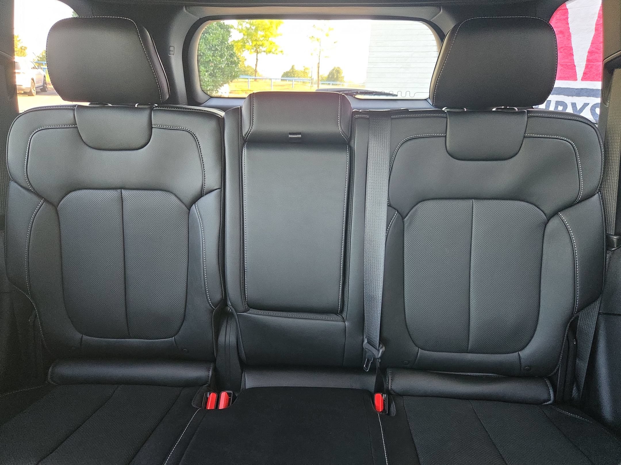 New 2027 Jeep Grand Cherokee Limited AWD/4WD image 10