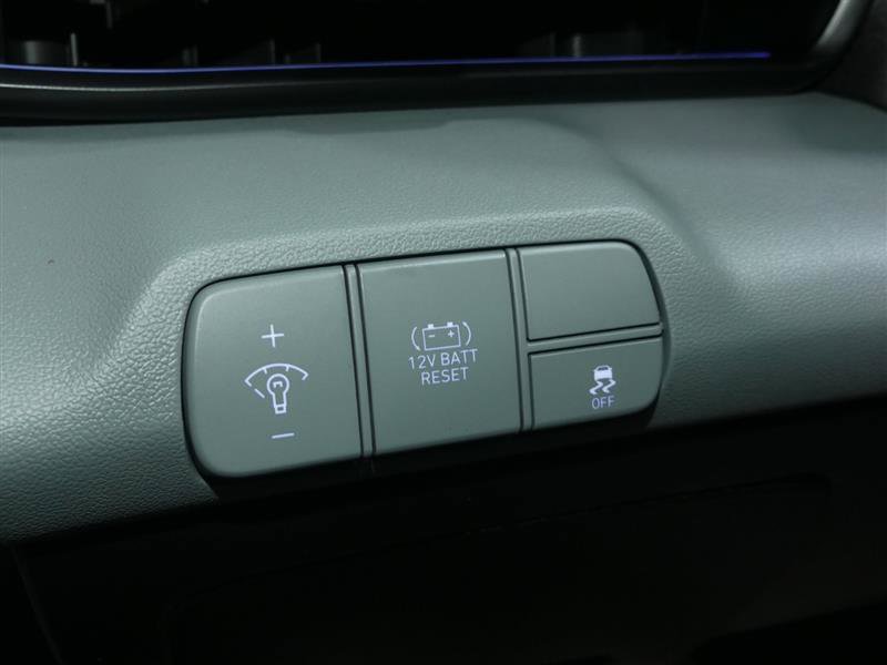 Used 2024 Hyundai Elantra Limited image 29