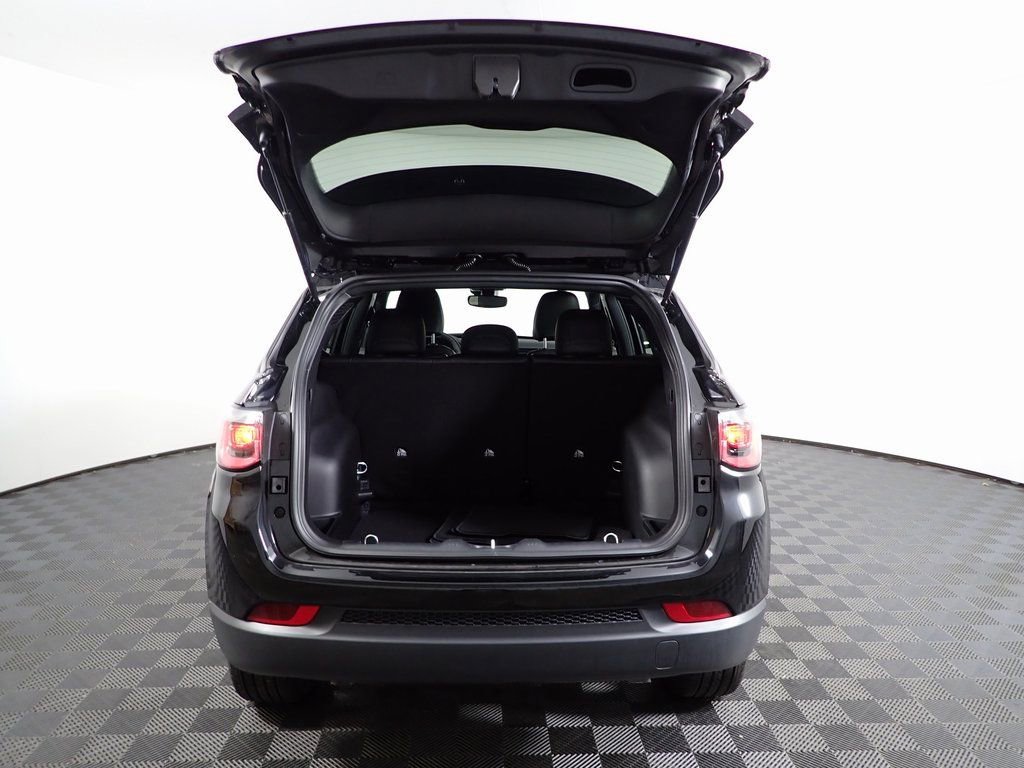 New 2026 Jeep Compass Latitude image 12