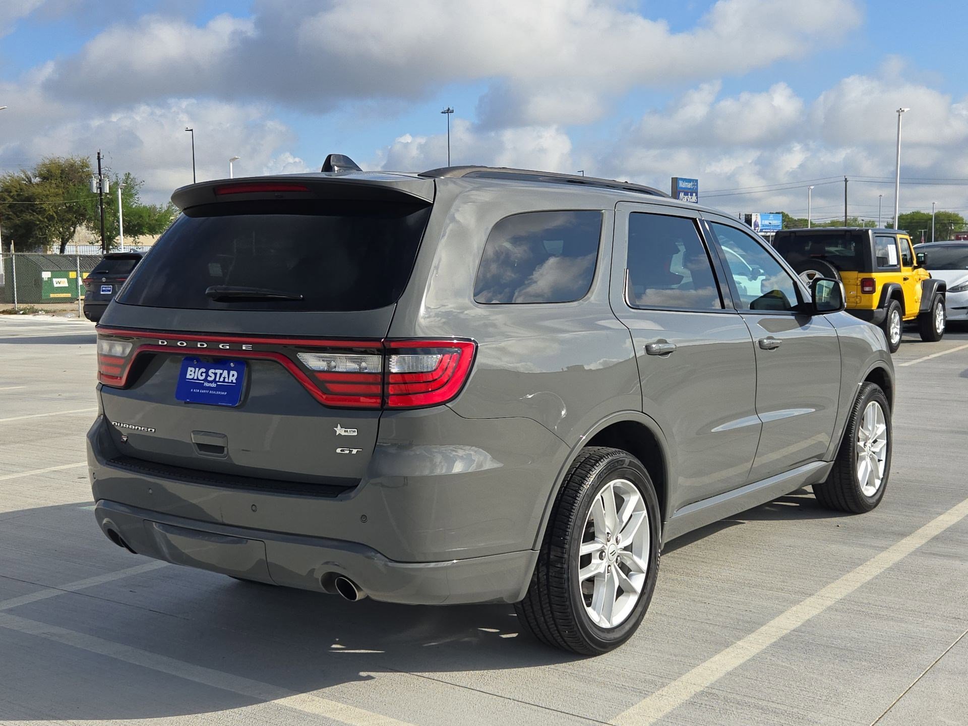 Used 2025 Dodge Durango GT image 3