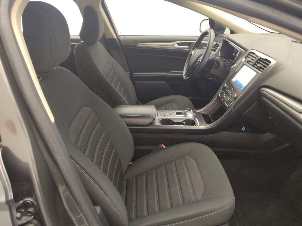 Used 2020 Ford Fusion SE FWD image 21