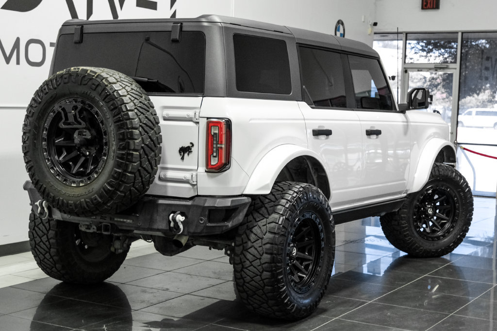 Used 2023 Ford Bronco Badlands w/ Sasquatch Package AWD/4WD image 8