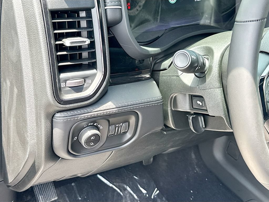 New 2026 RAM 3500 Limited AWD/4WD image 10