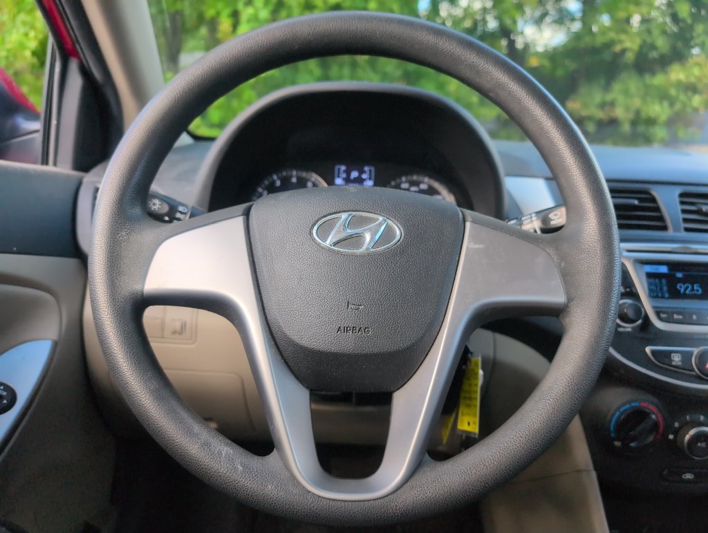 Used 2016 Hyundai Accent SE FWD image 16