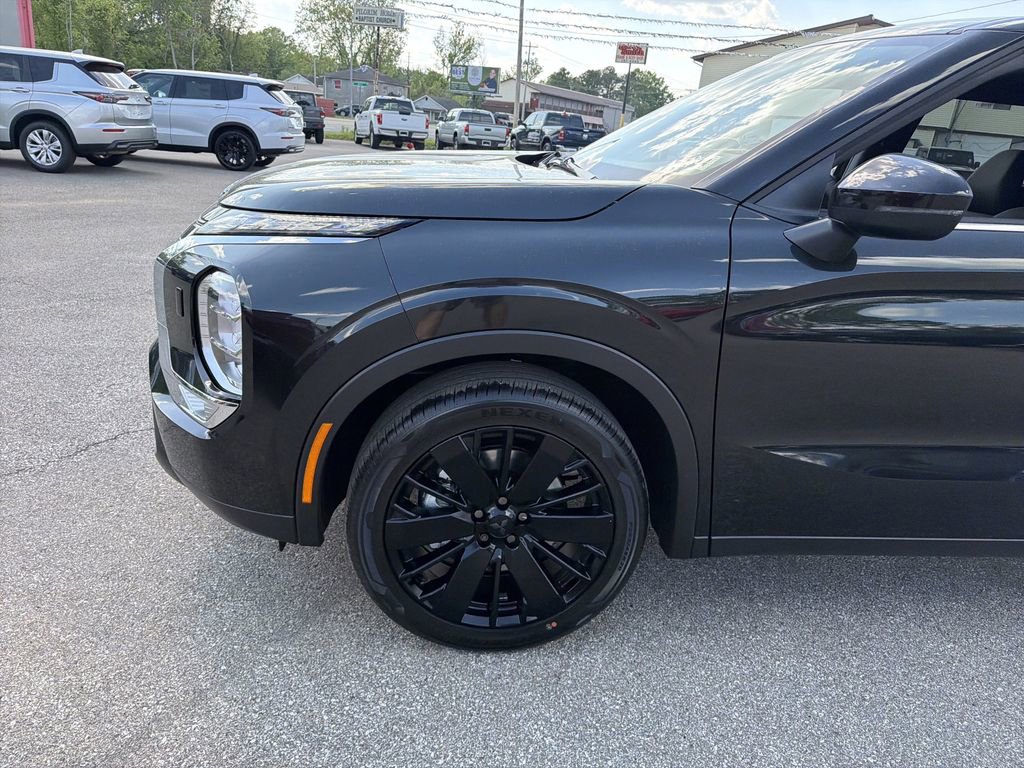 New 2026 Mitsubishi Outlander LE AWD/4WD image 9