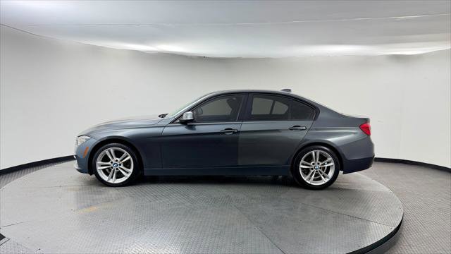Used 2016 BMW 320i Sedan w/ Sport Package RWD image 3