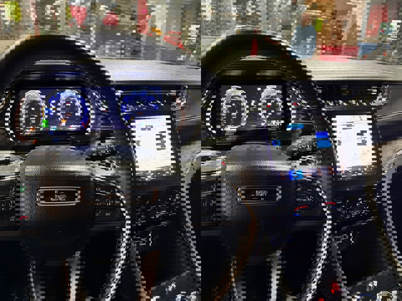 Used 2022 Jeep Grand Cherokee L Limited image 2