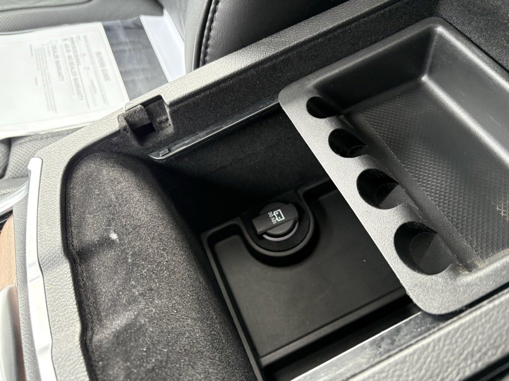 Used 2019 Chrysler 300 C w/ Sun, Sound & Nav Package image 43